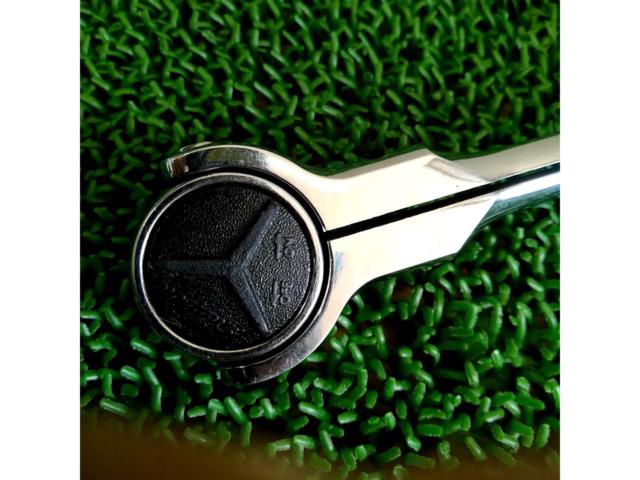 Snap-on
3/8 SQ
Swivel head ratchet
FHNF100