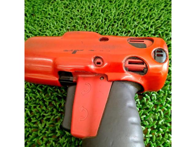 Snap-on
Rechargeable impact wrench
Model name unknown