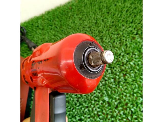 Snap-on
Rechargeable impact wrench
Model name unknown