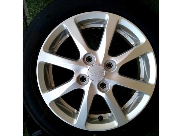 Genuine Daihatsu parts
Move genuine wheels + YOKOHAMA BluEarth-ES
ES32