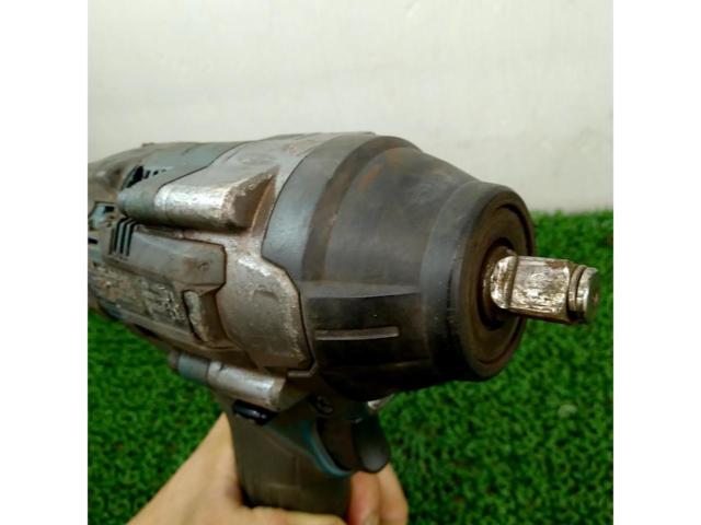 Makita Corporation
Rechargeable impact wrench
TW007