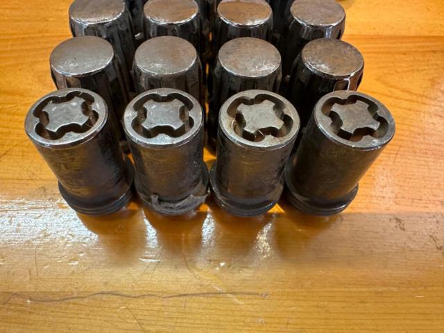 McGARD ロックナットセット