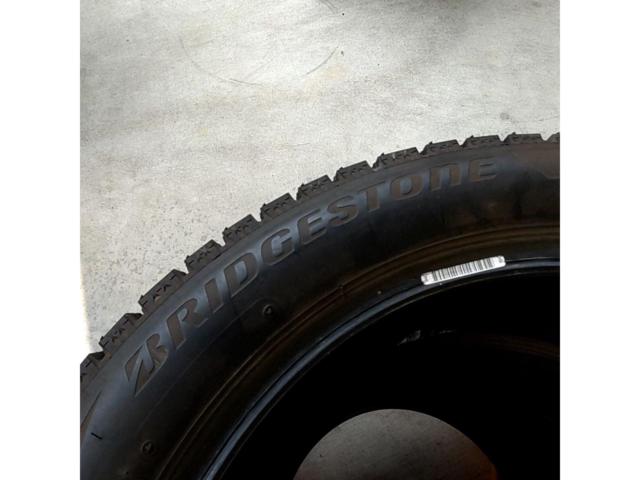 Blue container BRIDGESTONE
BLIZZAK
VRX2
165 / 55R15
Made in 2023