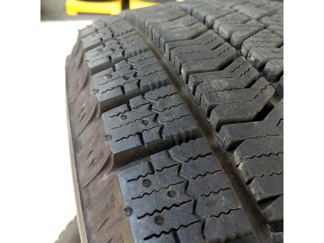 Blue container BRIDGESTONE
BLIZZAK
VRX2
165 / 55R15
Made in 2023