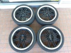 Unknown Manufacturer
Polished rim
Double 8-spoke
Wheel only four