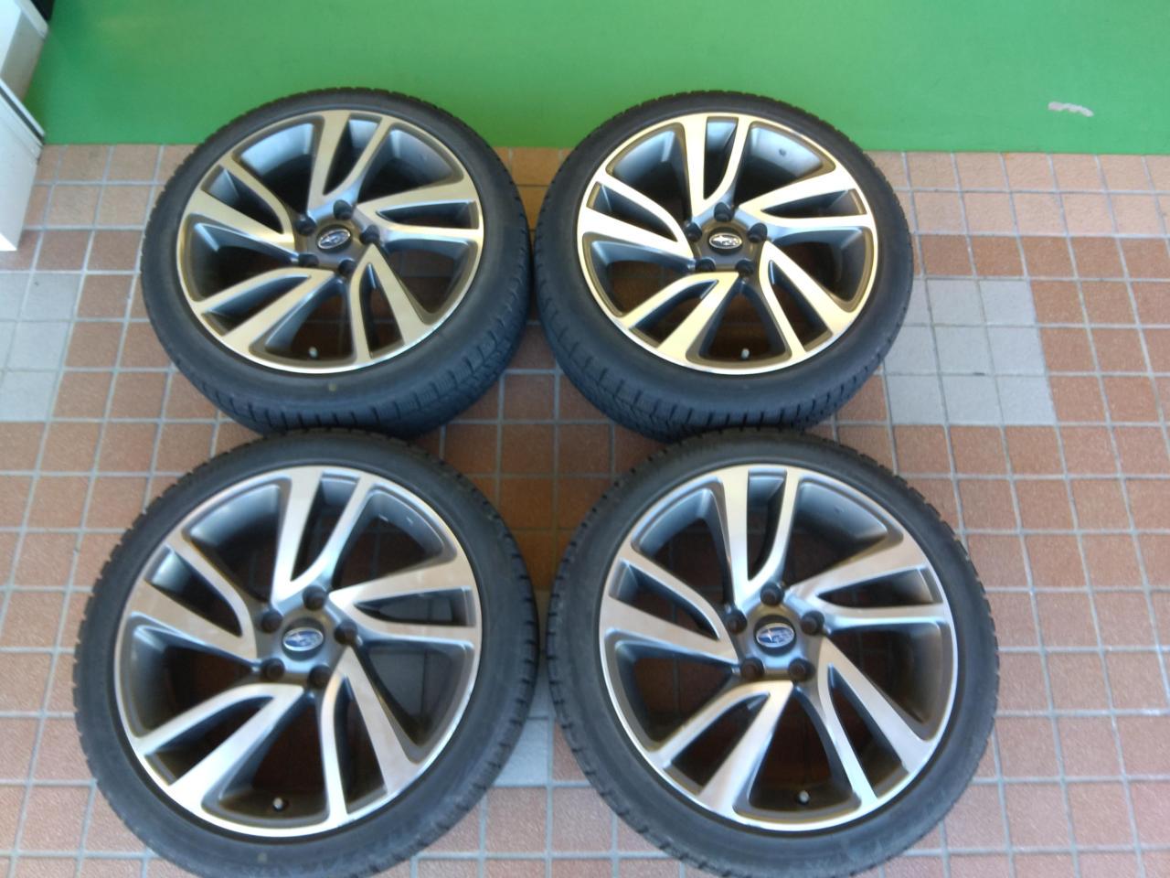 Subaru genuine VM series
Revu~ogu
Genuine wheels + BRIDGESTONE BLIZZAK
VRX2
215 / 45R18