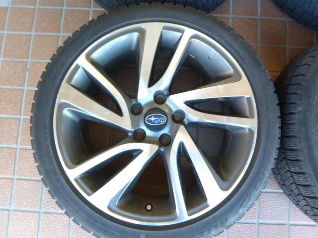 Subaru genuine VM series
Revu~ogu
Genuine wheels + BRIDGESTONE BLIZZAK
VRX2
215 / 45R18