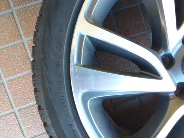 Subaru genuine VM series
Revu~ogu
Genuine wheels + BRIDGESTONE BLIZZAK
VRX2
215 / 45R18