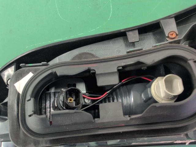 BMW純正 Z4/E89純正LEDテールレンズ 助手席側のみ 【21859002】