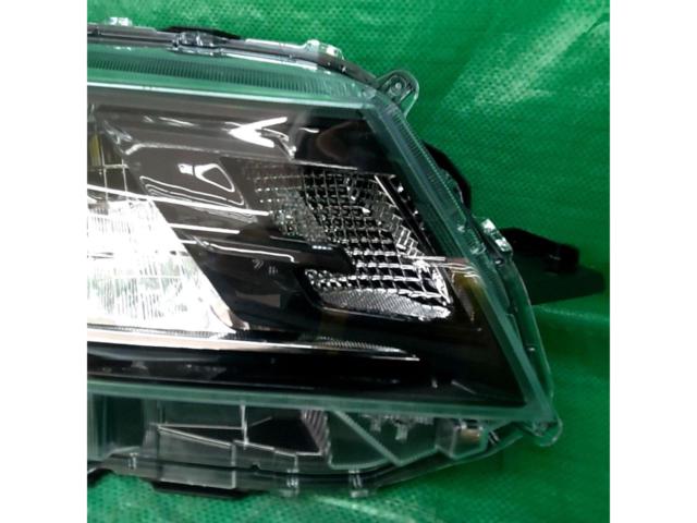 【ダイハツ純正】LEDヘッドライト 右側(RH) ムーヴ Xグレード/LA850S