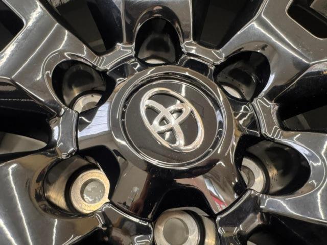 TOYOTA ランドクルーザープラド ブラックエディション/150系 後期 アルミホイール + NANKANG Passion CW-20 107/105T 8P.R.
