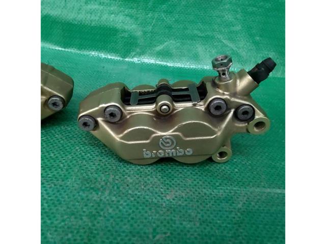 【Brembo】4POTキャスティングキャリパー ゴールド 取付ピッチ40mm