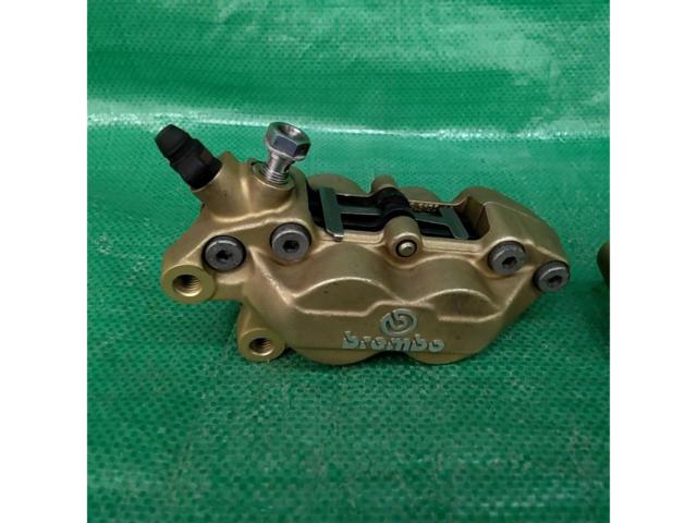 【Brembo】4POTキャスティングキャリパー ゴールド 取付ピッチ40mm