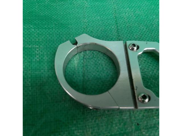 Other front fork stabilizers
Zephyr 1100/XJR1200/XJR1300 etc.