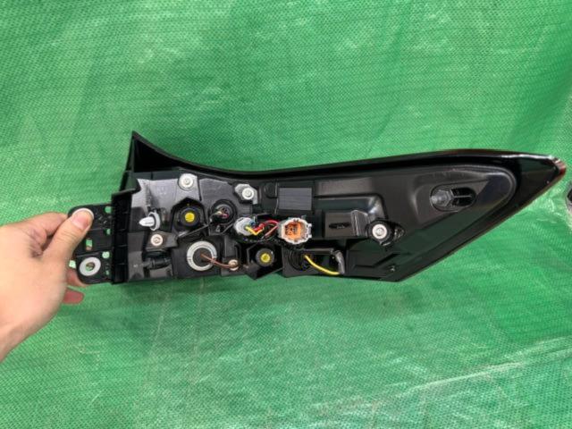 【日産純正】テールレンズ ※外側/左側のみ エクストレイル/T33