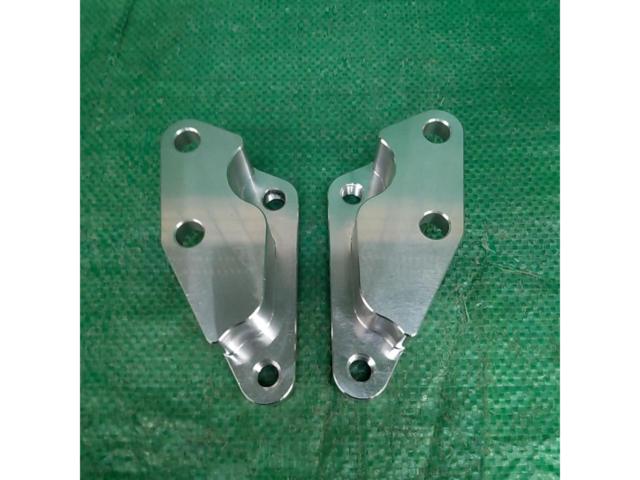 ACTIVE Caliper Support
(Brembo
(Compatible with 40mm pitch and large rotor diameter)
26.5mm offset specification
GSX1100S (FE not available)