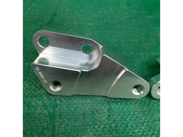 ACTIVE Caliper Support
(Brembo
(Compatible with 40mm pitch and large rotor diameter)
26.5mm offset specification
GSX1100S (FE not available)