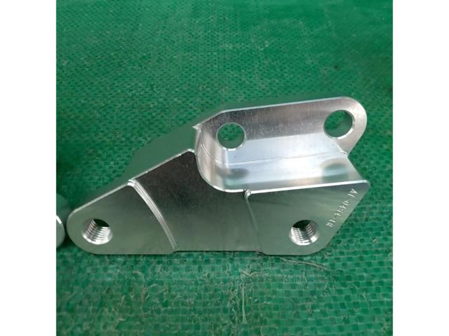 ACTIVE Caliper Support
(Brembo
(Compatible with 40mm pitch and large rotor diameter)
26.5mm offset specification
GSX1100S (FE not available)