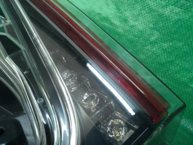 ☆値下げしました☆ トヨタ純正(TOYOTA) C-HR 純正フルLEDテールレンズ