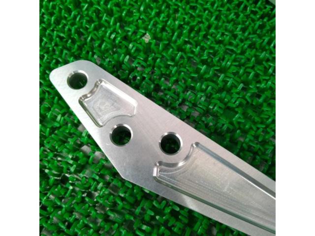KAWASAKI
ZRX1100
Genuine front caliper support