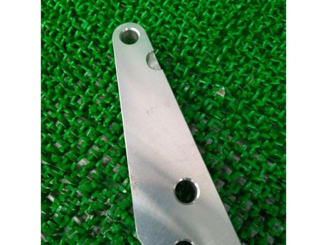 KAWASAKI
ZRX1100
Genuine front caliper support
