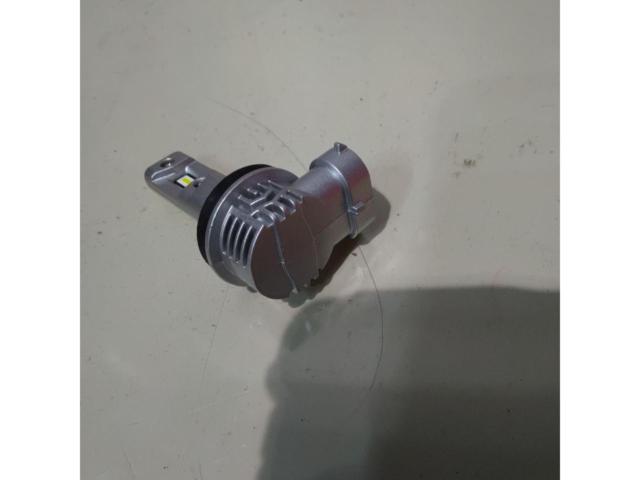 Unknown Manufacturer
LED bulb
H4