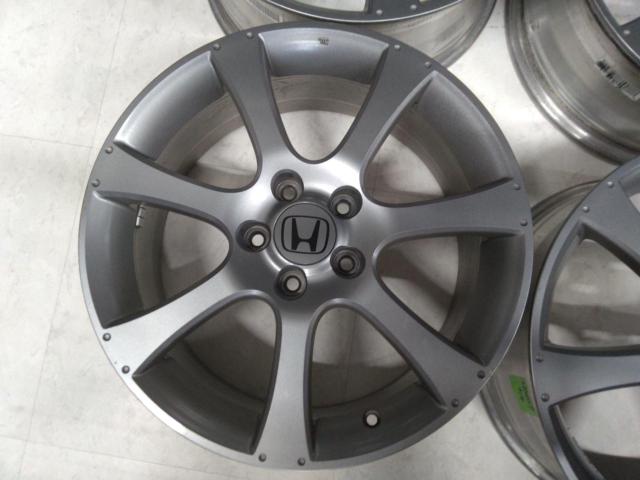 Wheels only, genuine Honda parts.
RB1
Odyssey late
Absolute
Alloy Wheels
