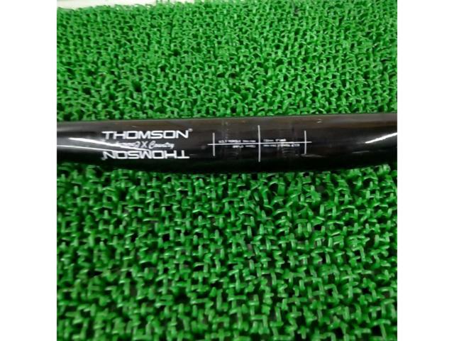 ※ステム・レバークランプ痕、バーエンドカット有り THOMSON 型番不明 Φ31.8mm 幅約600mmカーボンフラットハンドルバー