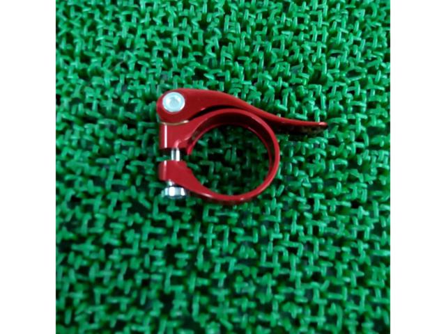 AEROZINE 型番不明 Φ34.9mm クイックレバー式シートクランプ レッド
