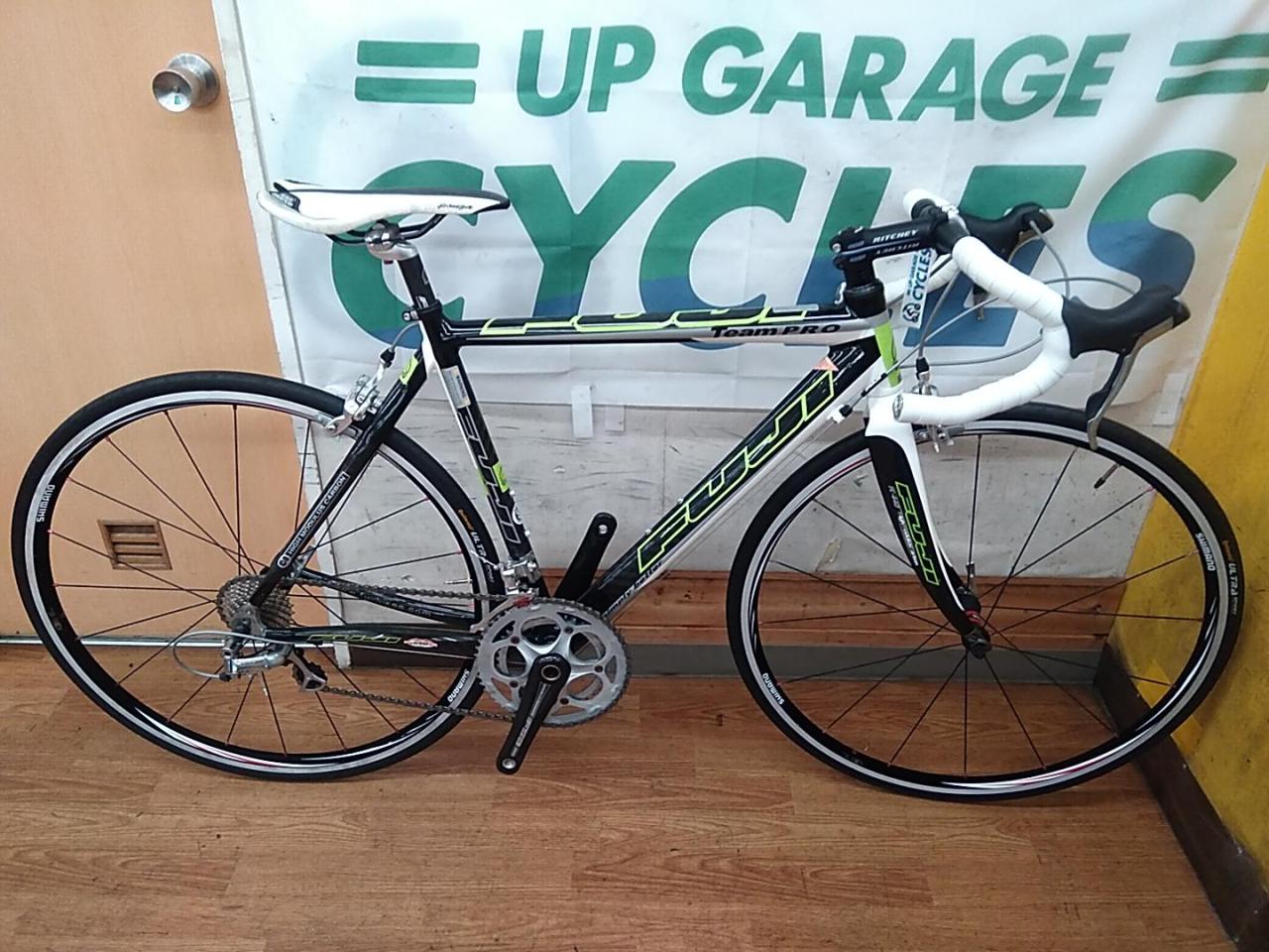 FUJI TEAM PRO 2008年モデル 700×23C 2×10S カーボンロードバイク ブラック/ホワイト