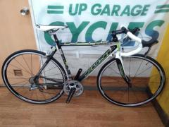FUJI TEAM PRO 2008年モデル 700×23C 2×10S カーボンロードバイク ブラック/ホワイト