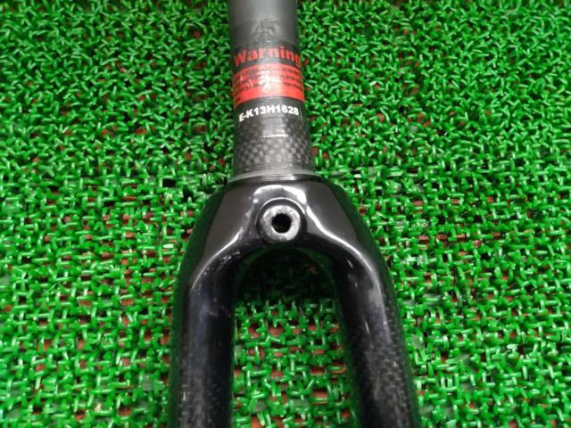 コラム長210mm/エンド幅100/700C対応 メーカー不明 フルカーボンフロントフォーク 1-1/8