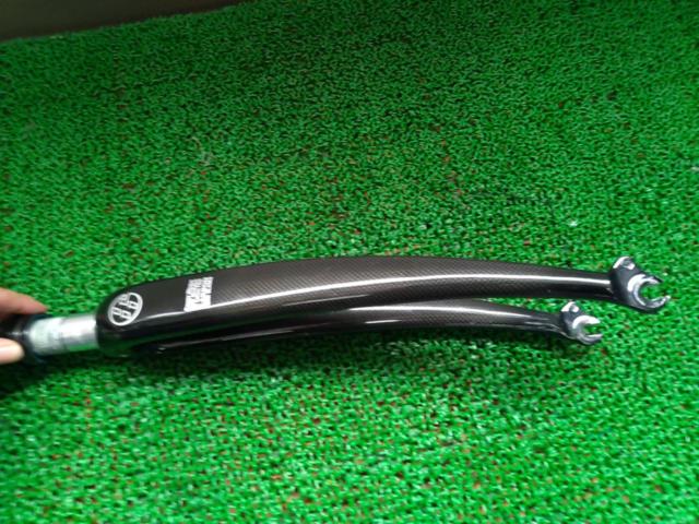 コラム長:220mm/エンド幅:100mm/700C対応 フォークメーカー不明 カーボンフォーク アルミコラム 1-1/8