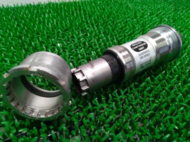 オクタリンク BC1.37×24 116mm SHIMANO BB-M952 ボトムブラケット