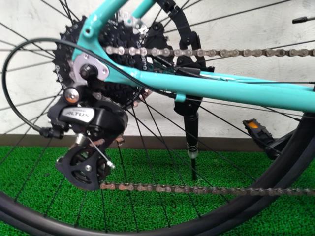 BIANCHI ROMA3 2022年 700×28C 2×8s アルミクロスバイク チェレステ