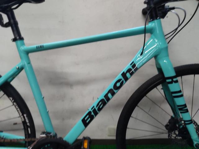 BIANCHI ROMA3 2022年 700×28C 2×8s アルミクロスバイク チェレステ