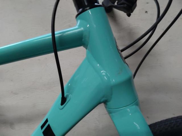 BIANCHI ROMA3 2022年 700×28C 2×8s アルミクロスバイク チェレステ