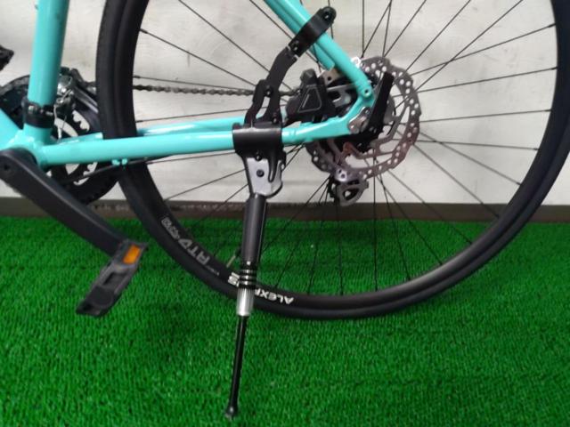 BIANCHI ROMA3 2022年 700×28C 2×8s アルミクロスバイク チェレステ