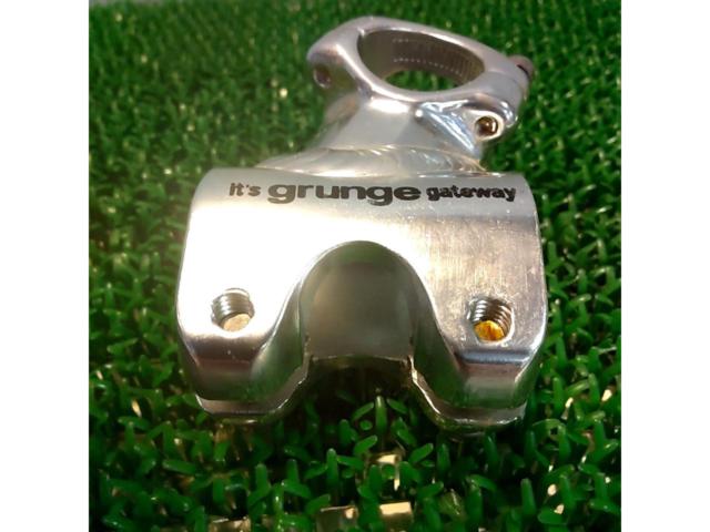 25.4Φ/45mm GRUNGE アルミアヘッドステム シルバー