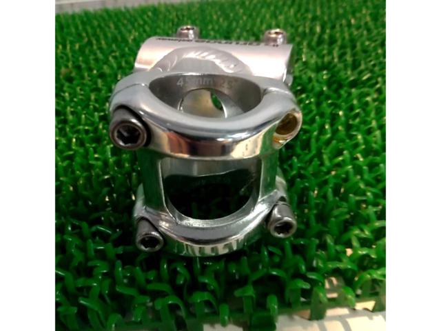 25.4Φ/45mm GRUNGE アルミアヘッドステム シルバー