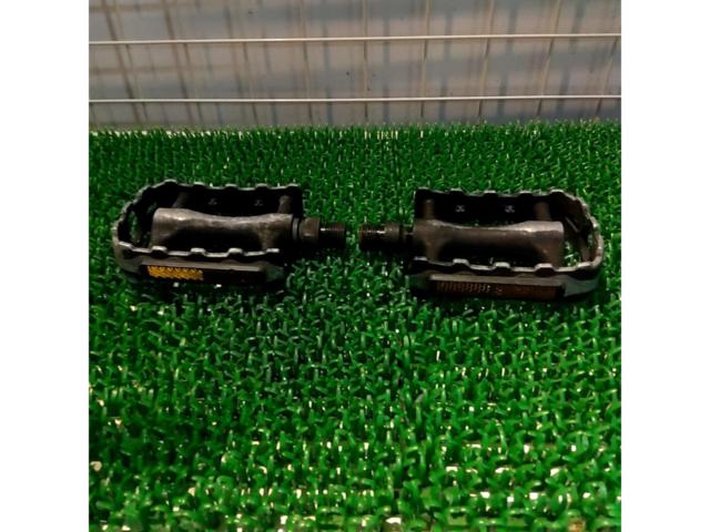 メーカー不明 フラットペダル ブラック
