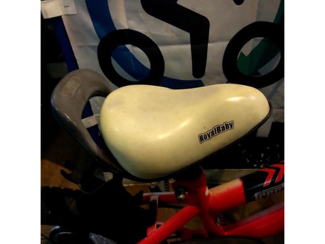 メーカー不明 FREESTYLE 16×2.40 シングルギア キッズ自転車 レッド ※補助輪曲がり・色褪せ