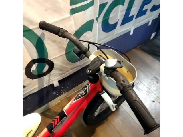 メーカー不明 FREESTYLE 16×2.40 シングルギア キッズ自転車 レッド ※補助輪曲がり・色褪せ