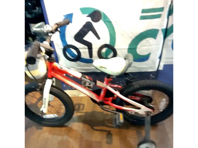 メーカー不明 FREESTYLE 16×2.40 シングルギア キッズ自転車 レッド ※補助輪曲がり・色褪せ