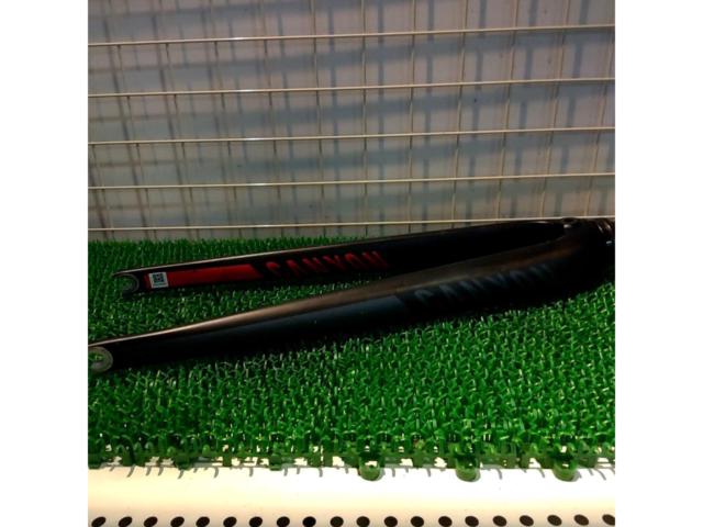 コラム長240mm/エンド幅100mm/700C CANYON 700C カーボンリジッドフォーク ブラック