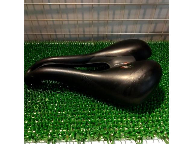 SELLE SMP TRK サドル ブラック