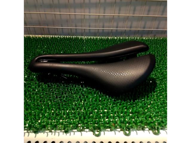 BONTRAGER AEOLUS COMP サドル ブラック 145mm