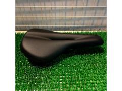 BONTRAGER COMMUTER COMP サドル ブラック