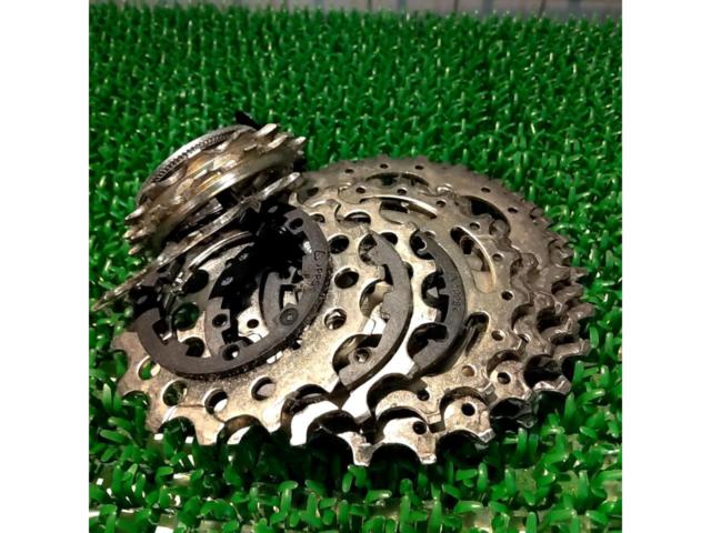 10S/12-25T SHIMANO 105 CS-5700 カセットスプロケット