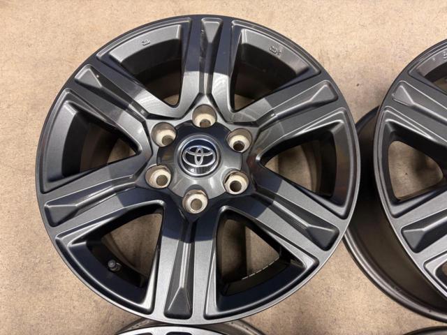TOYOTA ハイラックス/GUN125W 後期 Zグレード 純正ホイール